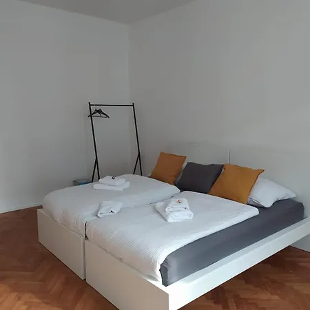 Soukromy Pokoj V Tripokojovem Byte - Private Room In Three Room Flat Brno Exterior photo
